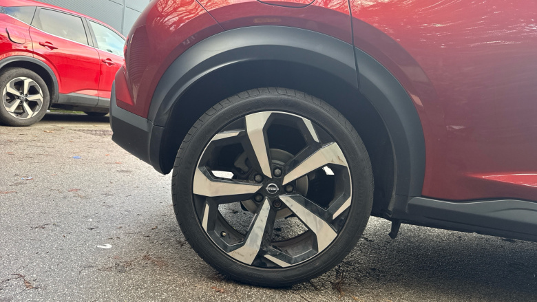 Nissan Juke 1.0 DiG-T 114 Tekna 5dr Petrol Hatchback